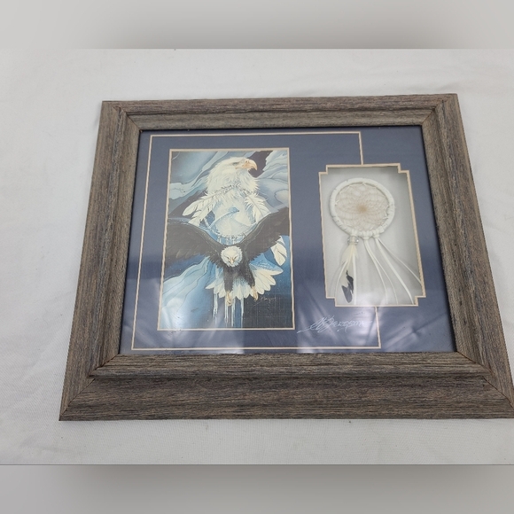 Bald eagle art with dreamcatcher signed by Jody Bergma in framed shadowbox - Picture 9 of 9